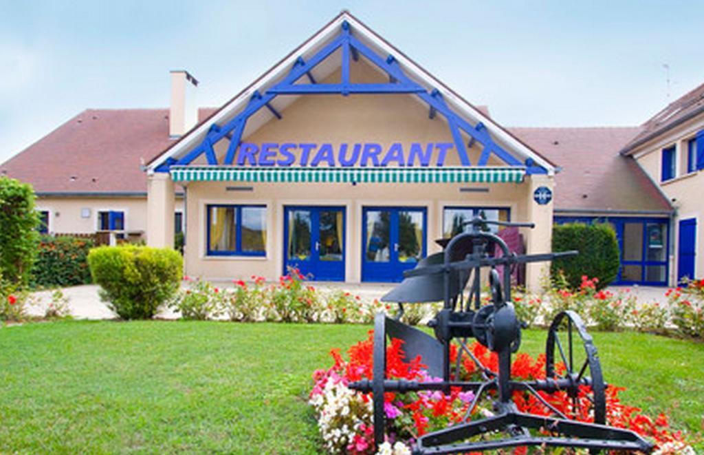 Comfort Hotel Etampes Exterior photo