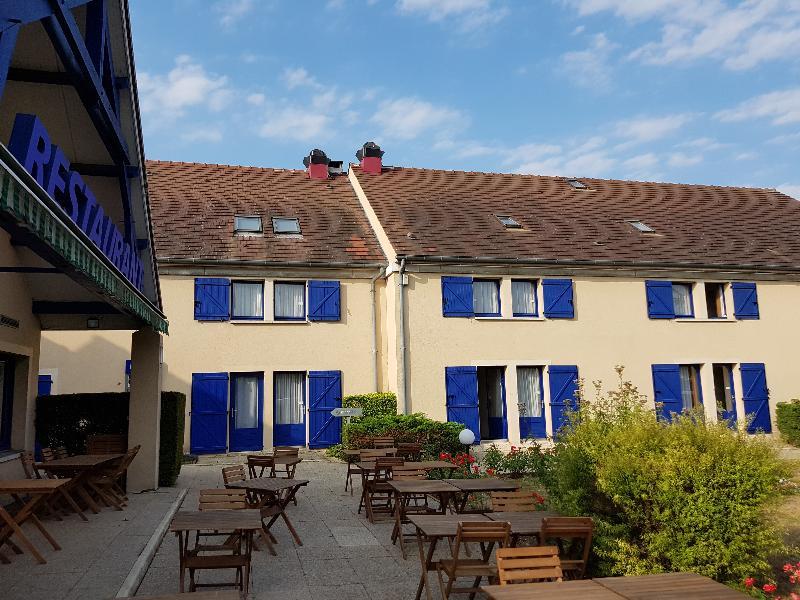 Comfort Hotel Etampes Exterior photo